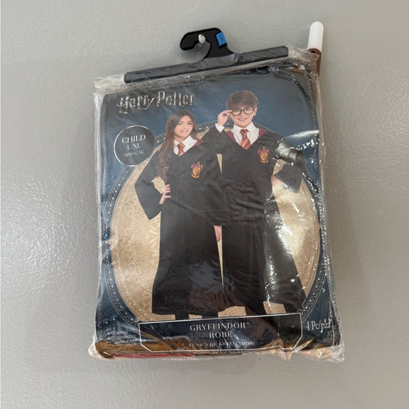 Warner Bros. Gryffindor Kids Costume - Black and Red - Picture 2 of 4